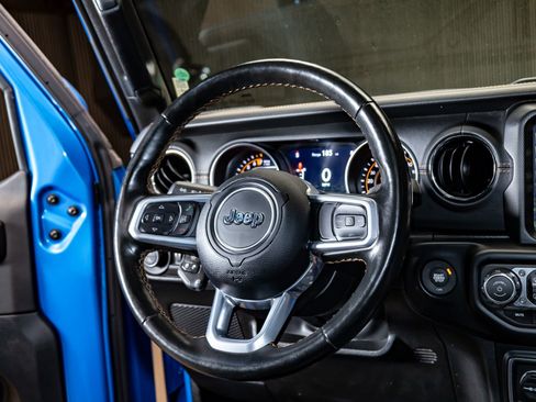Used 2022 Jeep Gladiator Overland image 18