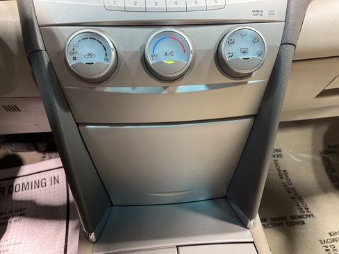 Used 2010 Toyota Camry FWD image 26
