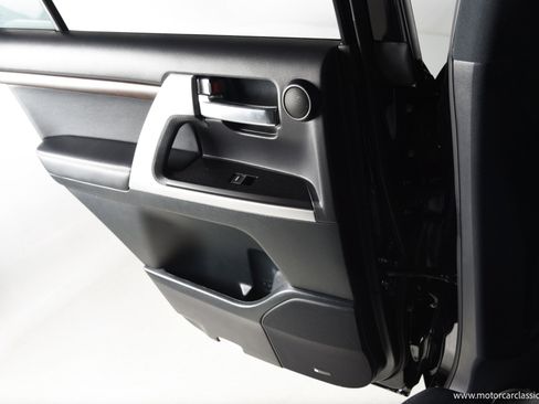 Used 2021 Toyota Land Cruiser Heritage Edition image 39