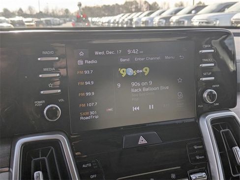 Used 2021 Kia Sorento EX w/ Panoramic Sunroof Package image 14