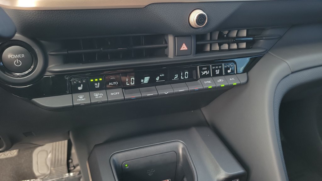 Certified 2023 Toyota Crown AWD/4WD image 15