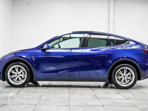 Used 2023 Tesla Model Y AWD image 10