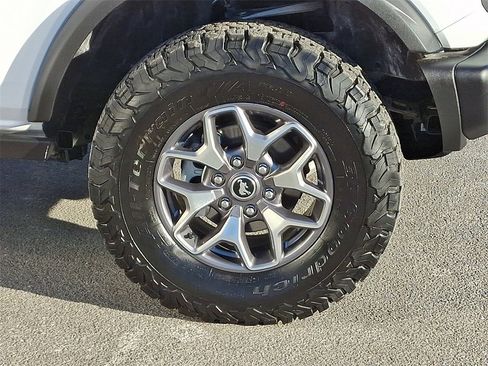 Certified 2025 Ford Bronco Badlands image 8