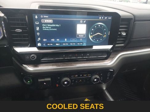 Used 2025 Chevrolet Silverado 3500 LTZ w/ LTZ Convenience Package image 16