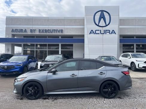 Used 2022 Nissan Sentra SR w/ Midnight Edition image 2