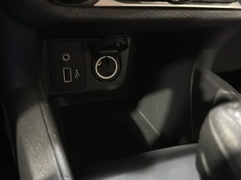 Used 2023 Nissan Versa S FWD image 17