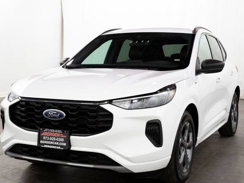Used 2023 Ford Escape ST-Line FWD image 4