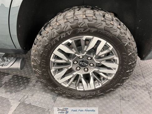 Used 2025 Chevrolet Tahoe Z71 w/ Comfort Package image 21