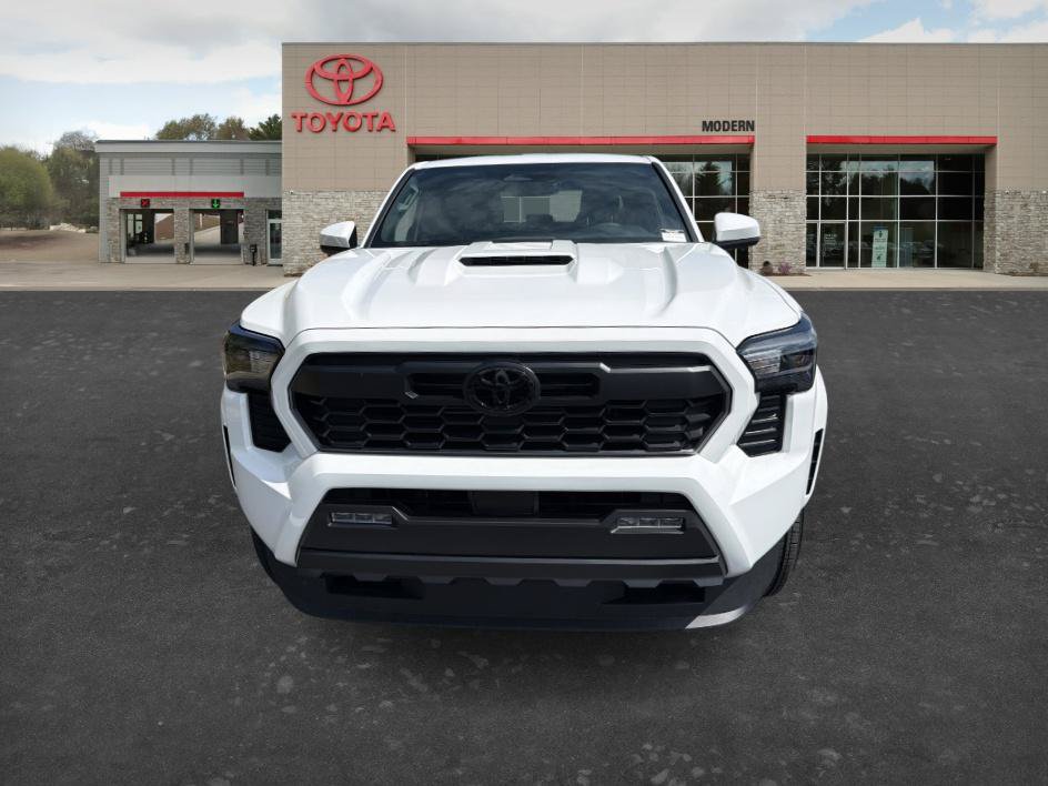 Certified 2026 Toyota Tacoma TRD Sport AWD/4WD image 4