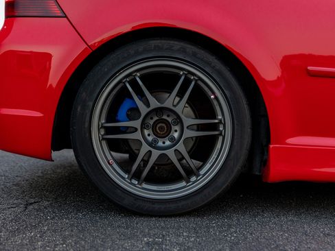 Used 2004 Volkswagen R32 image 17