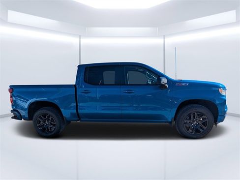 Used 2022 Chevrolet Silverado 1500 RST image 2