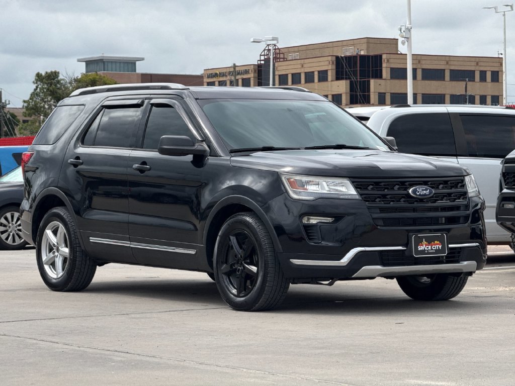 Used 2019 Ford Explorer XLT FWD image 8