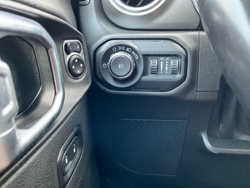Used 2021 Jeep Wrangler Unlimited Sahara AWD/4WD image 20