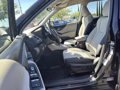 Used 2019 Subaru Forester Premium AWD/4WD image 13