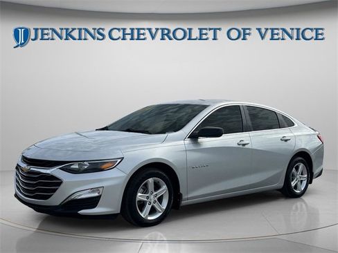 Used 2020 Chevrolet Malibu LS image 2