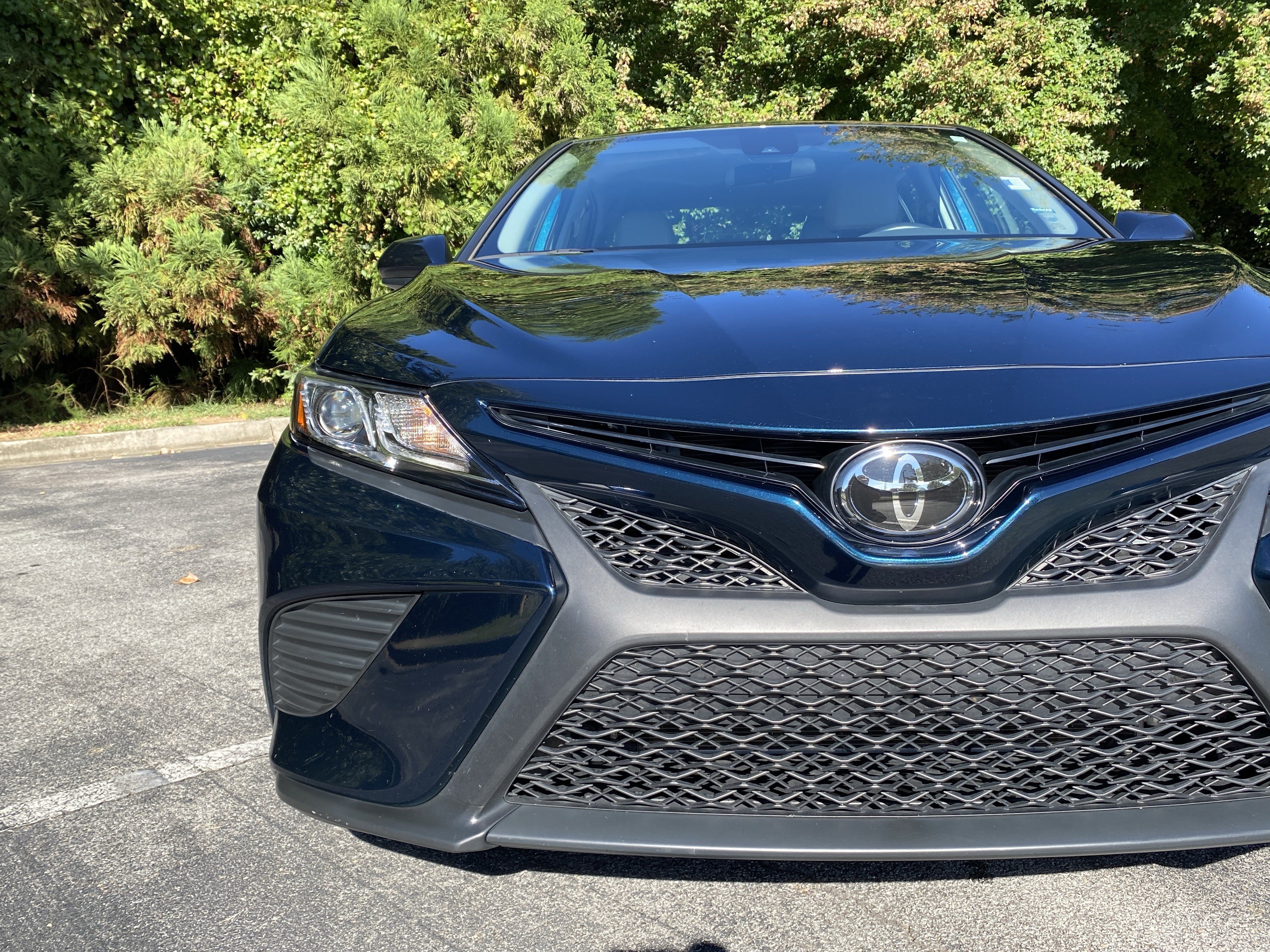 Used 2020 Toyota Camry SE FWD image 13