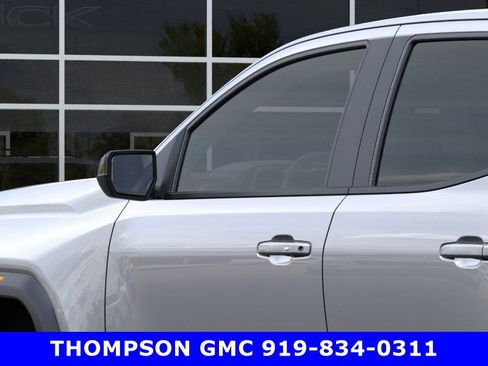 New 2025 GMC Canyon Elevation w/ Convenience Package image 12