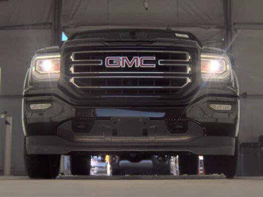 Used 2018 GMC Sierra 1500 SLE w/ SLE Value Package AWD/4WD image 3