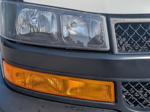 Used 2024 Chevrolet Express 3500 LS RWD image 10