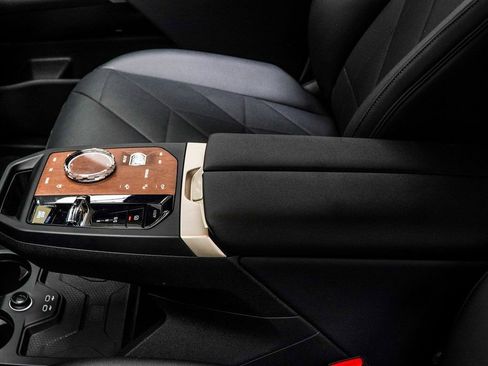 Used 2022 BMW iX xDrive50 w/ Sport Package image 20