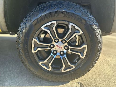 Used 2023 GMC Canyon AT4 w/ AT4 Premium Package image 10