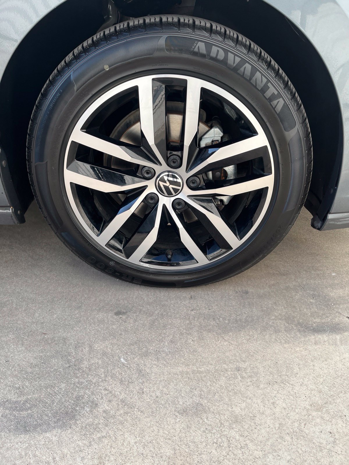 Used 2025 Volkswagen Jetta SE FWD image 24
