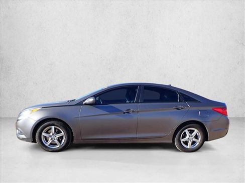 Used 2012 Hyundai Sonata GLS image 2
