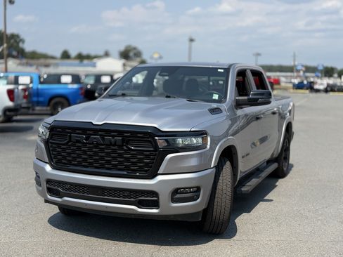 Used 2025 RAM 1500 Big Horn AWD/4WD image 3