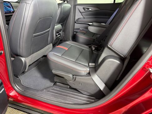 Used 2024 Chevrolet Traverse RS AWD/4WD image 23