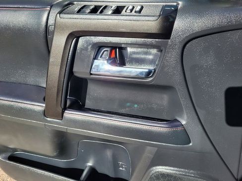 Used 2020 Toyota 4Runner TRD Off-Road Premium image 17