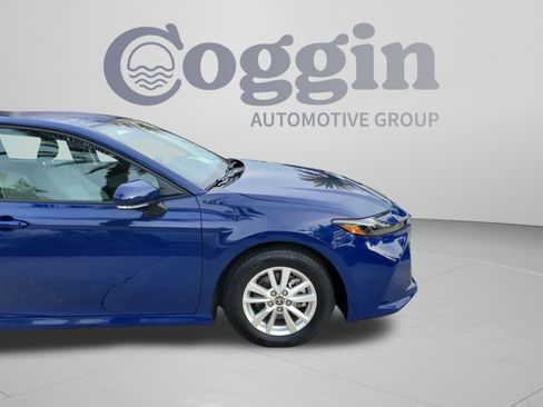 Used 2025 Toyota Camry LE FWD image 33