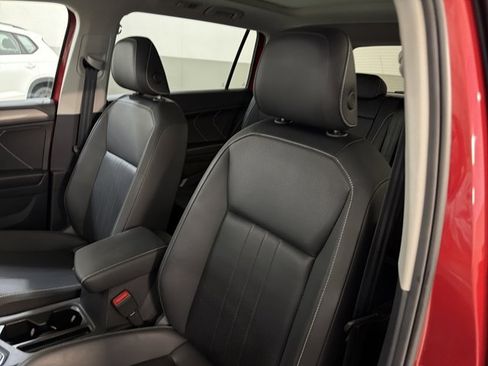 Certified 2023 Volkswagen Tiguan SE w/ Panoramic Sunroof Package FWD image 13