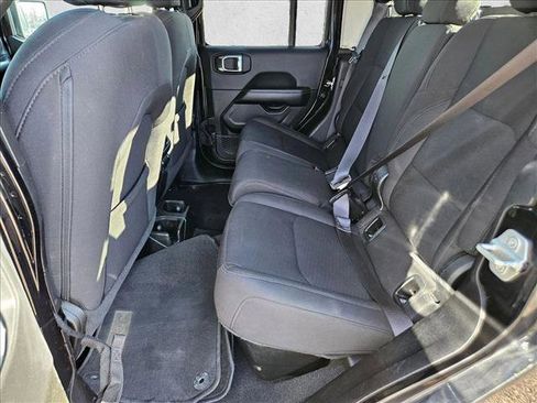 Used 2023 Jeep Gladiator Overland image 19