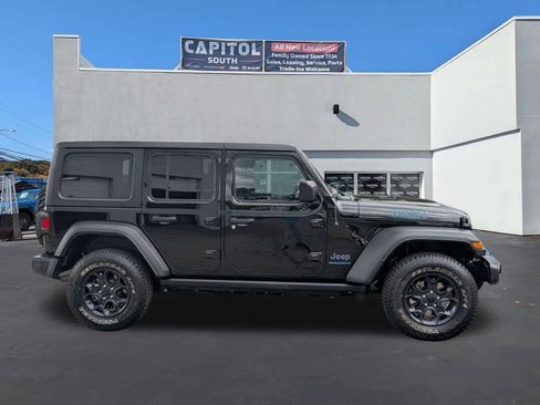 Used 2023 Jeep Wrangler Unlimited w/ Cold Weather Group AWD/4WD image 2