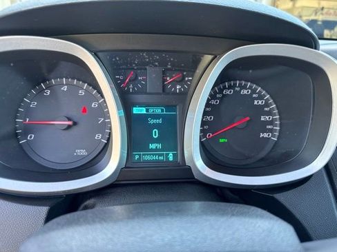 Used 2017 Chevrolet Equinox Premier w/ Enhanced Convenience Package AWD/4WD image 16