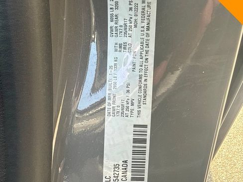 Certified 2025 Chrysler Pacifica Select FWD image 13