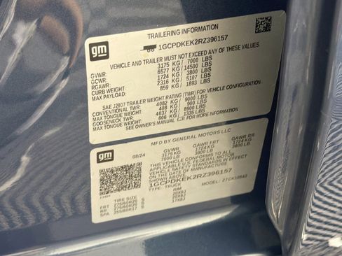 Used 2024 Chevrolet Silverado 1500 LT AWD/4WD image 12
