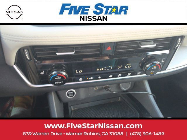 Used 2021 Nissan Rogue SV w/ Premium Package FWD image 18