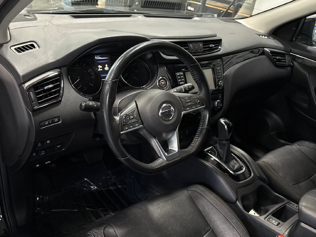 Used 2017 Nissan Rogue Sport SL w/ SL Premium Package AWD/4WD image 8