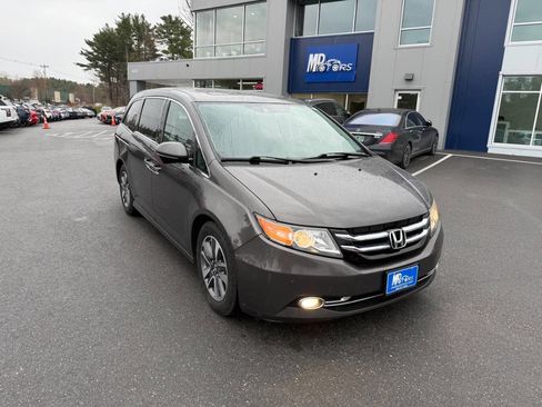 Used 2017 Honda Odyssey Touring image 4