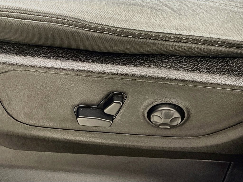 Used 2020 RAM 1500 Big Horn RWD image 13