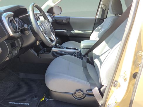 Used 2019 Toyota Tacoma SR5 image 10