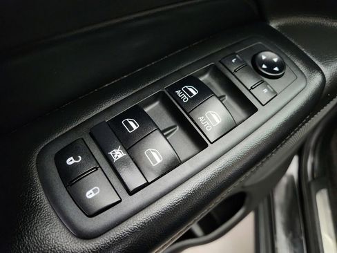 Used 2018 Jeep Grand Cherokee Limited AWD/4WD image 23