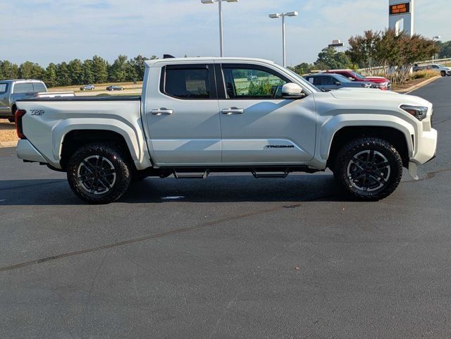 Used 2024 Toyota Tacoma TRD Sport w/ TRD Sport Upgrade Package RWD image 3