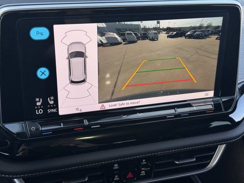 New 2026 Volkswagen Atlas Cross Sport SE FWD image 19