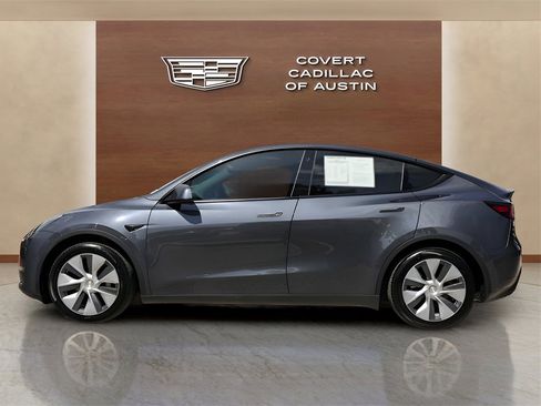 Used 2022 Tesla Model Y Long Range image 2