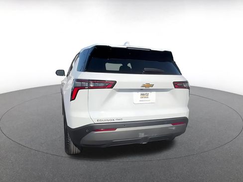 Used 2025 Chevrolet Equinox LT AWD/4WD image 11