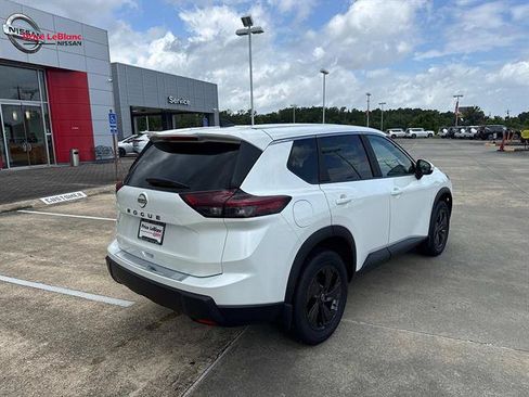 Used 2026 Nissan Rogue SV w/ Cold Weather Package FWD image 7