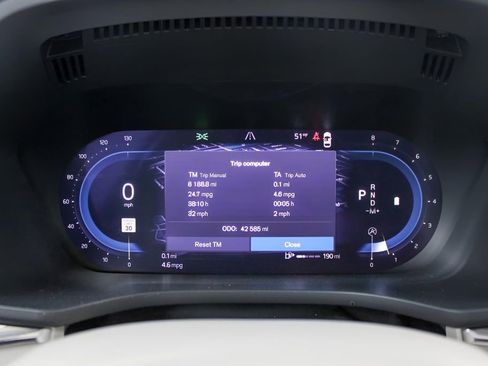 Certified 2023 Volvo XC60 B5 Ultimate w/ Climate Package image 22