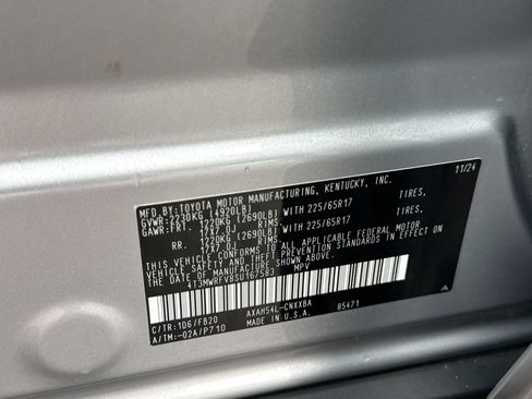 Used 2025 Toyota RAV4 LE AWD/4WD image 27